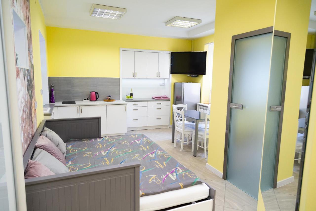 Apartament Przy Rynku Ostrowiec Swietokrzyski Exterior photo